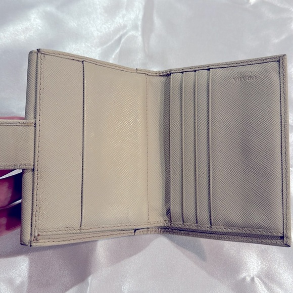 PRADA WALLET - Picture 5 of 6